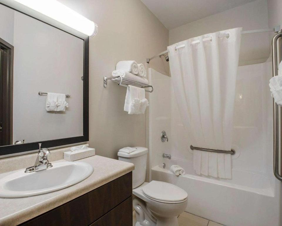 Royal Suites Estevan Eksteriør billede