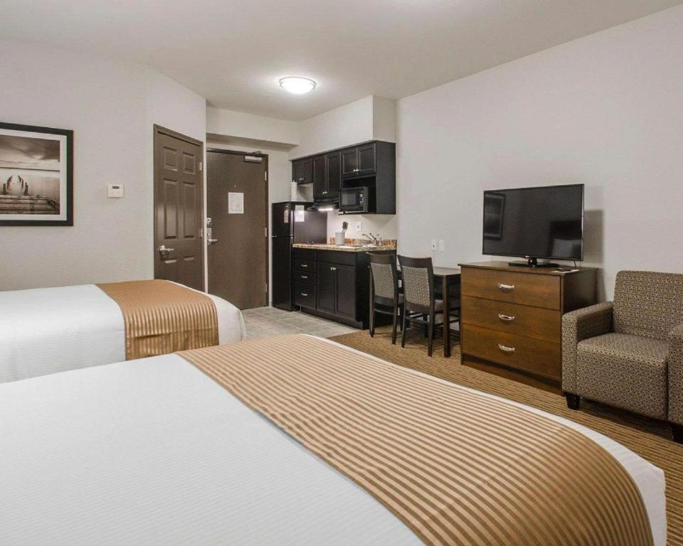 Royal Suites Estevan Eksteriør billede